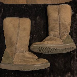 classic UGG chocolate brown